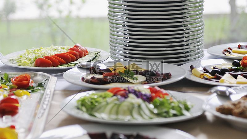 食品批发与零售营销策略：差异解析与实战要点